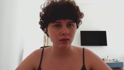 Evie online show from 02-16-26, 07:37