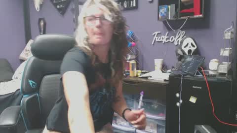 Snapshot of oddywithabody chatting on 10-13-25, 07:08 Oddy With A Body online show from 10-13-25, 07:08