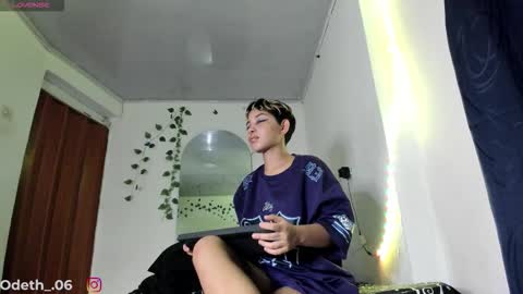 Snapshot of odeth_ chatting on 11-11-25, 04:12 odeth_ online show from 11-11-25, 04:12