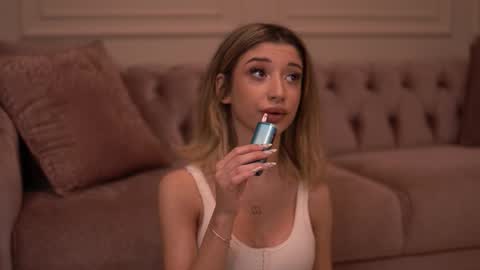 Odette online show from 10-19-25, 01:50