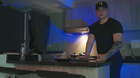 Snapshot of odin_blake chatting on 02-12-25, 07:02 ODIN online show from 02-12-25, 07:02