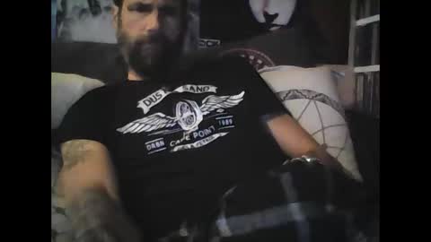 Snapshot of oedipe666 chatting on 01-31-25, 04:06 oedipe666cam online show from 01-31-25, 04:06