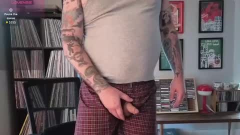 Office Dad online show from 12-14-25, 08:46