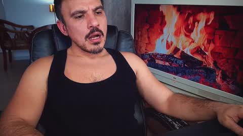 officeman7 online show from 01-14-25, 02:11