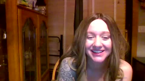 Snapshot of officialblueluna chatting on 01-24-25, 08:23 Luna online show from 01-24-25, 08:23