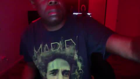 Snapshot of officialmoneyxxx chatting on 10-18-25, 09:21 Money online show from 10-18-25, 09:21