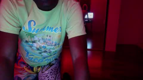 Snapshot of officialmoneyxxx chatting on 10-19-25, 08:37 Money online show from 10-19-25, 08:37