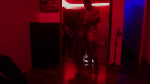 Snapshot of officialmoneyxxx chatting on 10-30-25, 11:44 Money online show from 10-30-25, 11:44