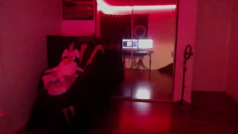 Snapshot of officialmoneyxxx chatting on 11-02-25, 01:46 Money online show from 11-02-25, 01:46