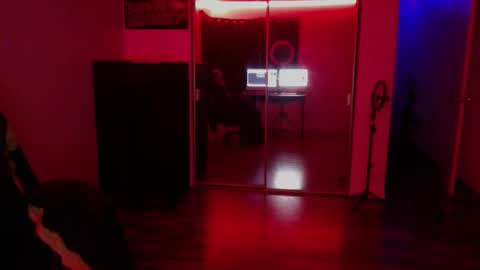 Snapshot of officialmoneyxxx chatting on 11-03-25, 07:53 Money online show from 11-03-25, 07:53