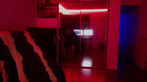 Snapshot of officialmoneyxxx chatting on 11-28-25, 12:08 Money online show from 11-28-25, 12:08