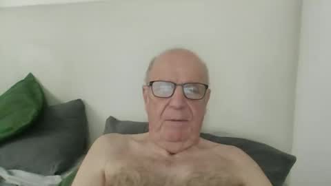 oggi95 online show from 11-05-25, 03:34