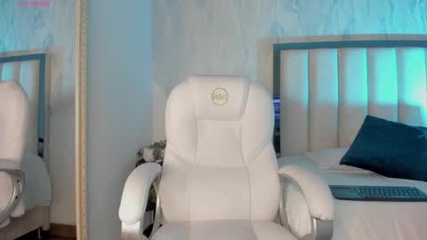 Holly online show from 01-13-25, 08:04