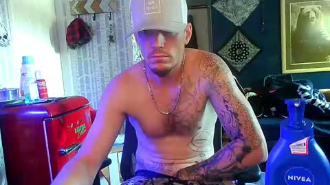 Snapshot of oh_you_know69 chatting on 10-09-25, 07:56 who dares toss me some tips lets have fun online show from 10-09-25, 07:56