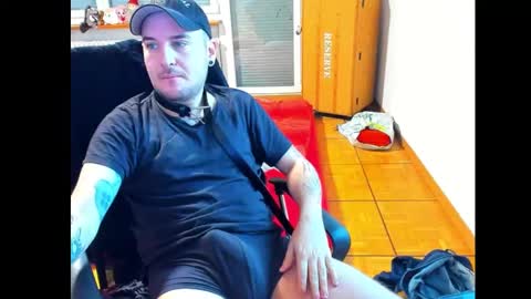 Snapshot of ohihoe92 chatting on 12-20-24, 10:05 Chris online show from 12-20-24, 10:05