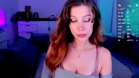 Snapshot of ohmymiami_ chatting on 11-06-25, 10:32 Light online show from 11-06-25, 10:32