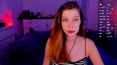 Snapshot of ohmymiami_ chatting on 11-23-25, 03:12 Light online show from 11-23-25, 03:12