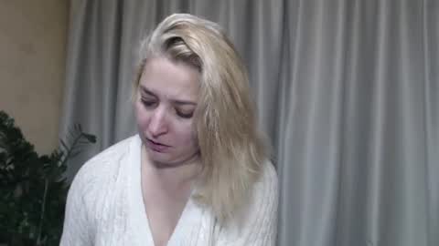 Snapshot of ohsweetiren chatting on 10-10-25, 07:51 Iren online show from 10-10-25, 07:51