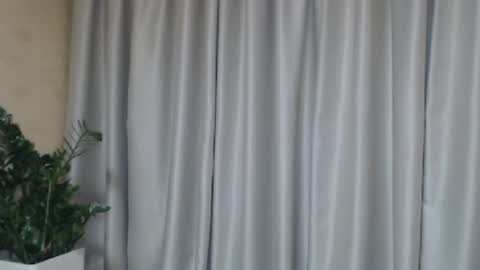 Snapshot of ohsweetiren chatting on 10-11-25, 06:34 Iren online show from 10-11-25, 06:34