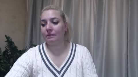 Snapshot of ohsweetiren chatting on 10-26-25, 06:52 Iren online show from 10-26-25, 06:52