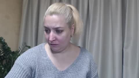 Snapshot of ohsweetiren chatting on 10-28-25, 07:23 Iren online show from 10-28-25, 07:23