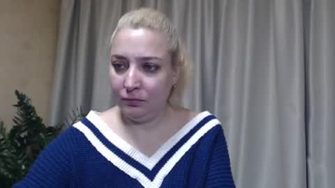 Snapshot of ohsweetiren chatting on 10-30-25, 08:38 Iren online show from 10-30-25, 08:38