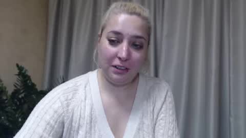 Snapshot of ohsweetiren chatting on 11-05-25, 07:30 Iren online show from 11-05-25, 07:30