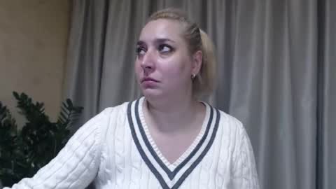 Snapshot of ohsweetiren chatting on 11-23-25, 06:46 Iren online show from 11-23-25, 06:46