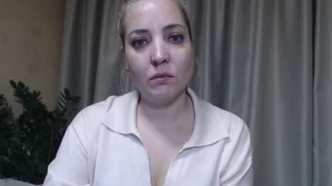 Mari online show from 11-30-25, 05:17