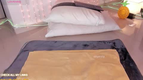 ohyesly_ online show from 01-19-26, 10:08