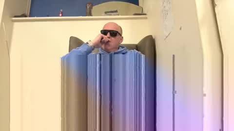 oiljames167 online show from 03-18-26, 07:39