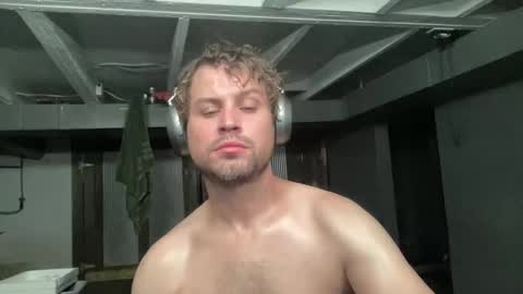 Snapshot of oilyexhibslut chatting on 10-17-25, 02:15 oilyexhibslut online show from 10-17-25, 02:15