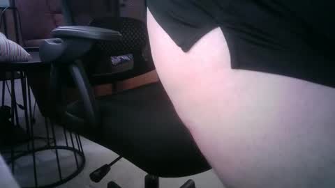 Snapshot of okiehard1 chatting on 10-11-25, 02:44 okiehard1 online show from 10-11-25, 02:44