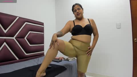 Olaia  online show from 12-19-24, 12:23