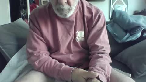 Snapshot of old_bald63 chatting on 11-26-25, 08:21 old_bald63 online show from 11-26-25, 08:21