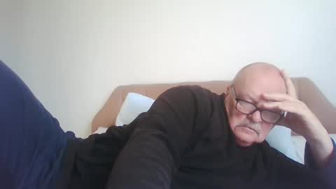 Snapshot of old_fkrr_ chatting on 10-24-25, 12:12 old_fkrr_ online show from 10-24-25, 12:12