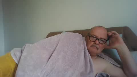 Snapshot of old_fkrr_ chatting on 10-30-25, 11:55 old_fkrr_ online show from 10-30-25, 11:55