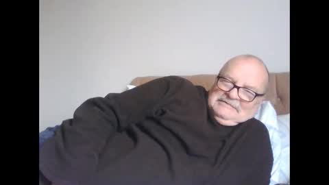 Snapshot of old_fkrr_ chatting on 11-13-25, 12:15 old_fkrr_ online show from 11-13-25, 12:15