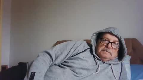 Snapshot of old_fkrr_ chatting on 11-18-25, 11:03 old_fkrr_ online show from 11-18-25, 11:03