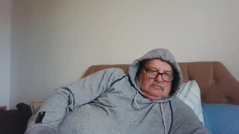 Snapshot of old_fkrr_ chatting on 11-19-25, 10:37 old_fkrr_ online show from 11-19-25, 10:37