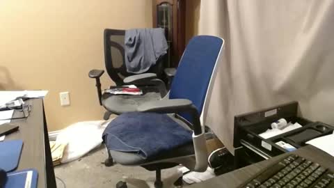 Snapshot of olderandwiser chatting on 10-19-25, 03:29 Older and Wiser online show from 10-19-25, 03:29