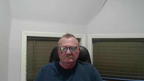 Snapshot of oldguybigd chatting on 11-10-25, 12:31 oldguybigd online show from 11-10-25, 12:31