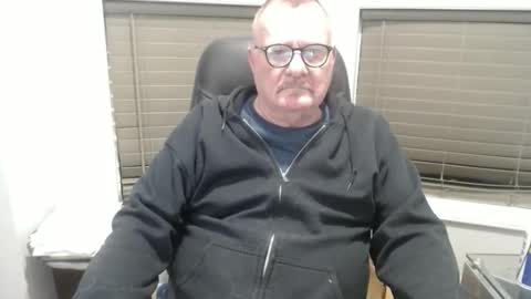 Snapshot of oldguybigd chatting on 11-13-25, 01:59 oldguybigd online show from 11-13-25, 01:59