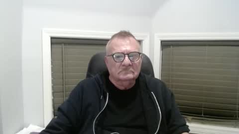 Snapshot of oldguybigd chatting on 11-18-25, 01:44 oldguybigd online show from 11-18-25, 01:44