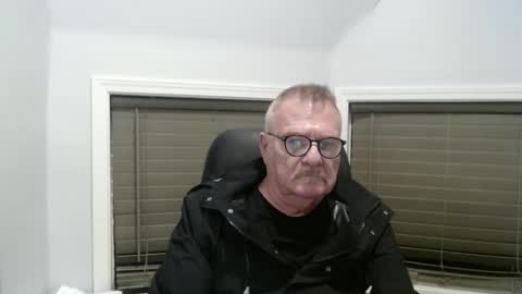Snapshot of oldguybigd chatting on 11-22-25, 03:05 oldguybigd online show from 11-22-25, 03:05
