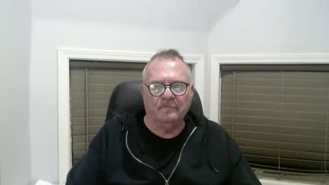 Snapshot of oldguybigd chatting on 11-23-25, 03:28 oldguybigd online show from 11-23-25, 03:28