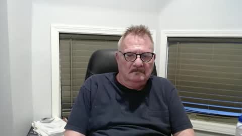 Snapshot of oldguybigd chatting on 03-20-26, 01:43 oldguybigd online show from 03-20-26, 01:43