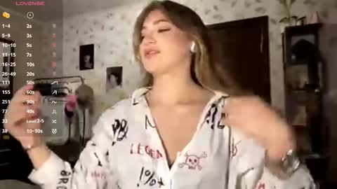 Snapshot of oletaguinyard chatting on 11-15-25, 03:52 Kem online show from 11-15-25, 03:52