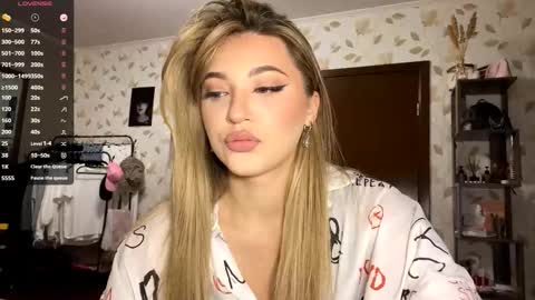 Snapshot of oletaguinyard chatting on 11-17-25, 04:13 Kem online show from 11-17-25, 04:13