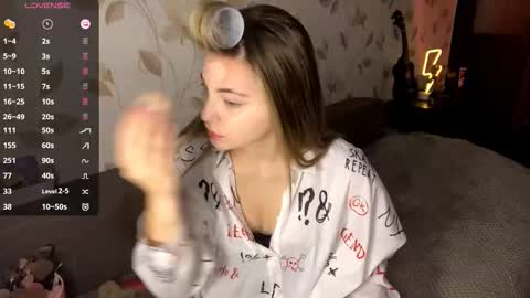 Snapshot of oletaguinyard chatting on 12-04-25, 05:10 Kem online show from 12-04-25, 05:10